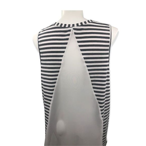 Torrid gray and white striped sleeveless tank size 3 - Picture 3 of 6